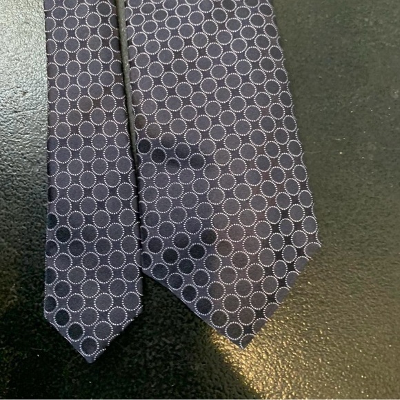 Corneliani men's silk tie with a geometric micro pattern. - Picture 4 of 4